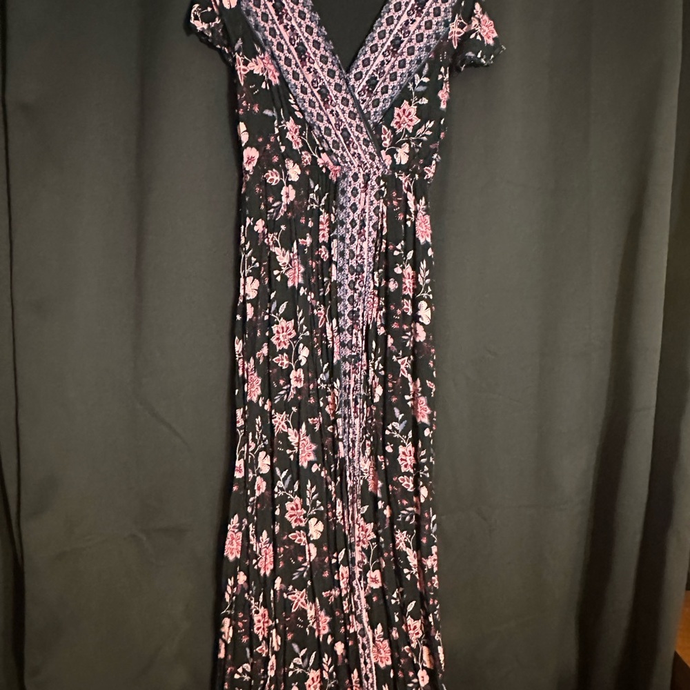 BONGO Black and Pink Short Sleeve V-Neck Sundress